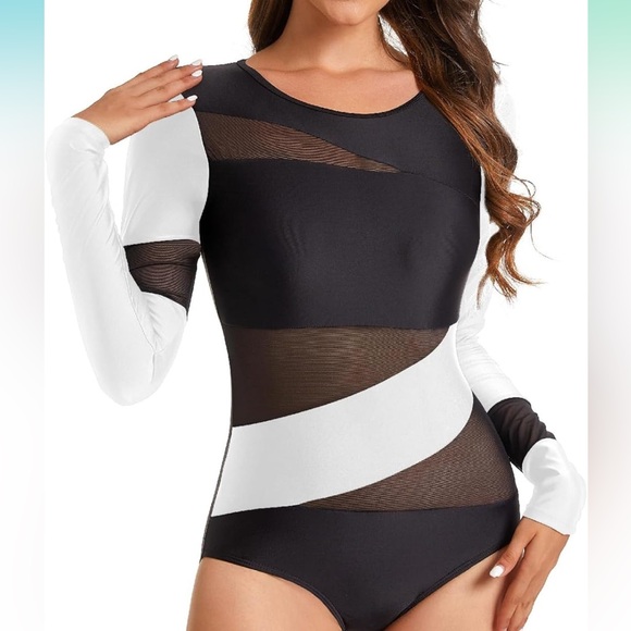 swimsuit - Picture 2 of 5